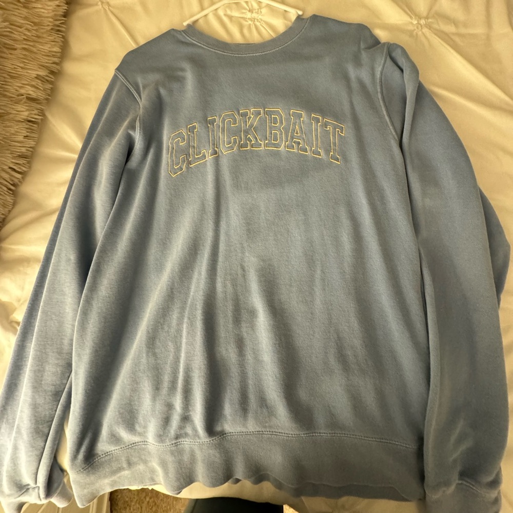 Oversized Clickbait Sweatshirt